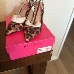 Betsey Johnson Leopard Print Slingback Heels with Bows